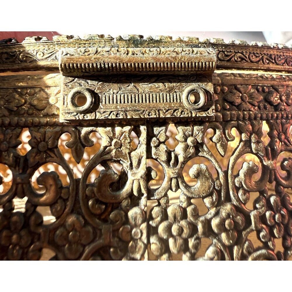 Vtg Gold Gilt Filigree Glass Dresser Box Vanity Jewelry Casket - Picture 8 of 10